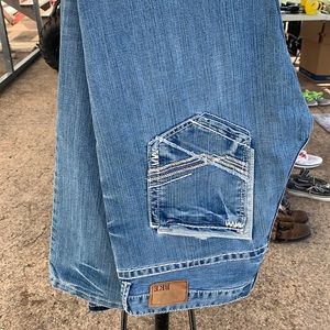 Buckle jeans